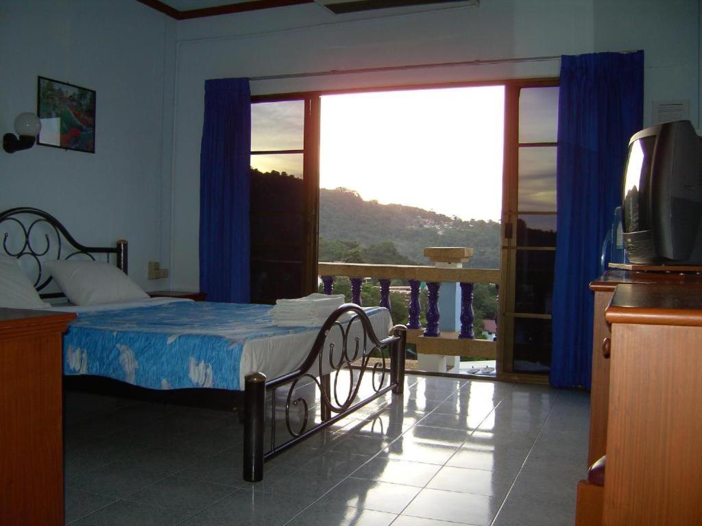Oyo 851 On Hill Residence Patong Exterior photo